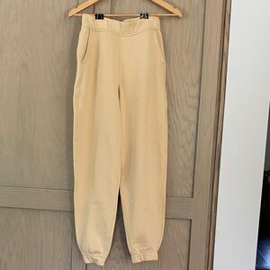 lululemon FLAWED high rise jogger 28”Size 2